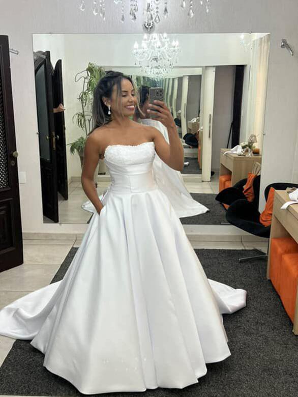 Mais informações sobre: Vestido de noiva tomara que caia em alfaiataria